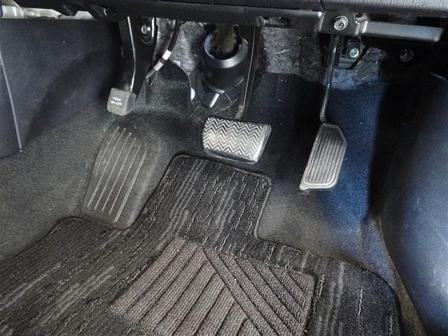 プリウスα Ｓツーリングセレクション　メモリーナビ　フルセグ　バックカメラ　ＥＴＣ　３列シート　ＬＥＤヘッドランプ　スマートキー　乗車定員７人（9枚目）