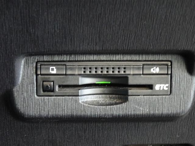 プリウスα Ｓツーリングセレクション　メモリーナビ　フルセグ　バックカメラ　ＥＴＣ　３列シート　ＬＥＤヘッドランプ　スマートキー　乗車定員７人（11枚目）