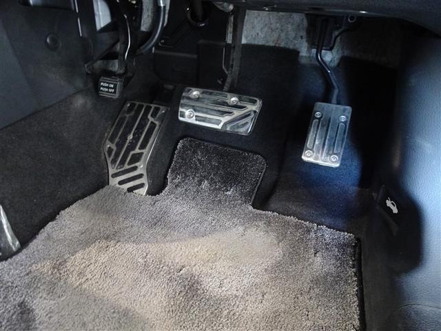 オデッセイ アブソルート　ＨＤＤナビ　フルセグ　後席モニター　バックカメラ　ＥＴＣ　３列シート　ＨＩＤヘッドライト　乗車定員７人（9枚目）