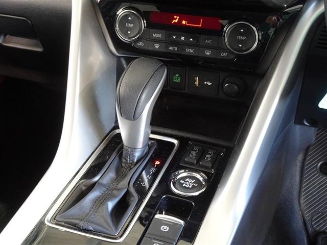 エクリプスクロス Ｇプラスパッケージ　衝突被害軽減システム　メモリーナビ　フルセグ　バックカメラ　ＥＴＣ　ドラレコ　ＬＥＤヘッドランプ　ディーゼル　４ＷＤ　スマートキー（10枚目）