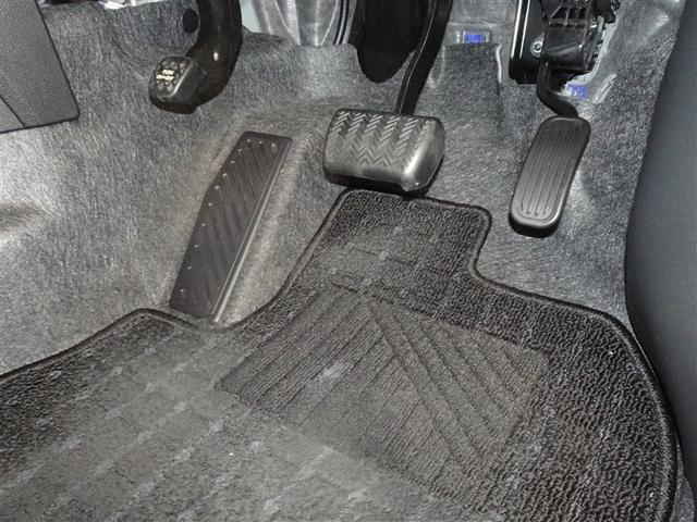 シエンタ ハイブリッドＺ　衝突被害軽減システム　メモリーナビ　フルセグ　バックカメラ　ＥＴＣ　ドラレコ　両側電動スライド　ＬＥＤヘッドランプ　スマートキー（11枚目）