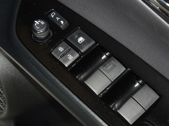 プリウス Ｓ　衝突被害軽減システム　メモリーナビ　フルセグ　バックカメラ　ＥＴＣ　ＬＥＤヘッドランプ　スマートキー（17枚目）