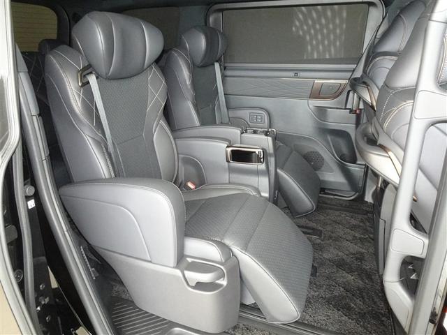 �\�t�@�[�̂悤�ȃZ�J���h�V�[�g�A�I�b�g�}���t���Ńt�@�[�X�g�N���X�̉��K���ł��B