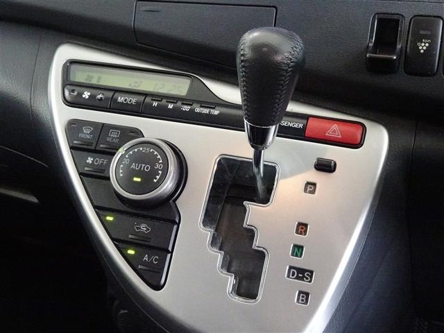 アイシス プラタナ　Ｖセレクション　ＨＤＤナビ　フルセグ　後席モニター　バックカメラ　ＥＴＣ　両側電動スライド　３列シート　ＨＩＤヘッドライト　スマートキー　乗車定員７人（10枚目）