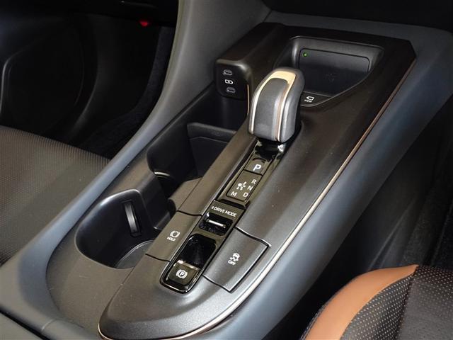 クラウンクロスオーバー ＲＳアドバンスド　衝突被害軽減システム　メモリーナビ　フルセグ　バックカメラ　ＥＴＣ　ドラレコ　サンルーフ　フルエアロ　ＬＥＤヘッドランプ　４ＷＤ　スマートキー（14枚目）