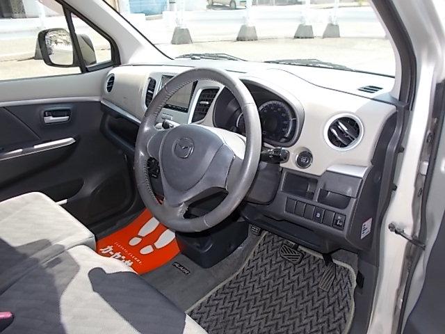 フレア ＸＳ　ＣＶＴ　アイドリングストップ　プッシュスタート　スマートキー　純正メモリーナビ　ＴＶ　ＤＶＤ　ＣＤ　ブルートゥース　リアスピーカー　ＥＴＣ　オートエアコン　ＡＢＳ　Ｗエアバック　タイヤ４本新品（14枚目）