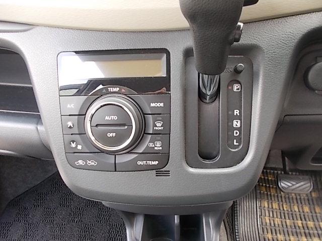 ワゴンＲ ＦＸ　４ＷＤ　ＣＶＴ　アイドリングストップ　キーレス　オートエアコン　シートヒーター　社外アルミホイール　ＣＤ　電動格納ミラー　ＡＢＳ　Ｗエアバッグ　タイミングチェーン　盗難防止機能（22枚目）