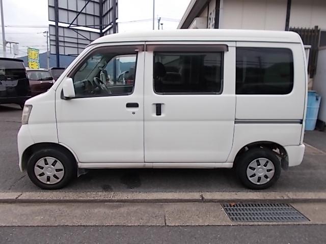 ハイゼットカーゴ クルーズ　４ＡＴ　４ＷＤ　ハイルーフ　フロントパワーウィンドウ　両側スライドドア　集中ドアロック　電動格納ミラー　ＣＤ　タイミングチェーン　ＡＢＳ　Ｗエアバッグ　走行６００００キロ（5枚目）