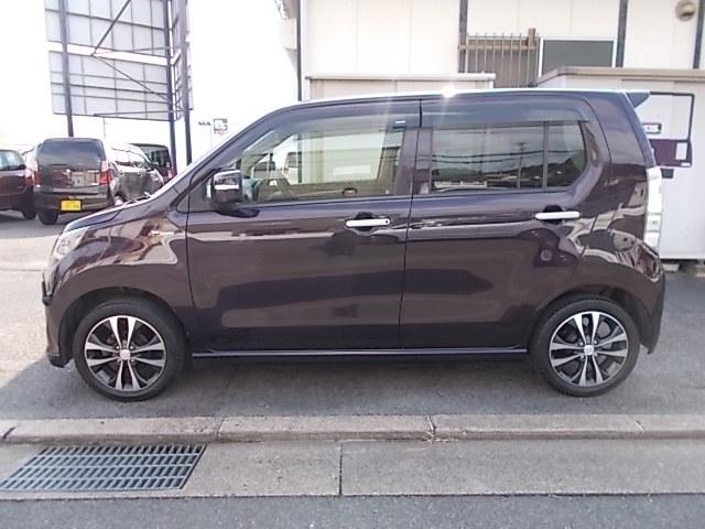 ワゴンＲ ２０周年記念車　ＣＶＴ　レーダーブレーキサポート　ＨＩＤ　アイドリングストップ　社外メモリーナビＴＶ　ＤＶＤ　ＣＤ　リアスピーカー　オートライト　オートエアコン　シートヒーター　純正１５インチＡＷ　走行５１０００キロ（5枚目）