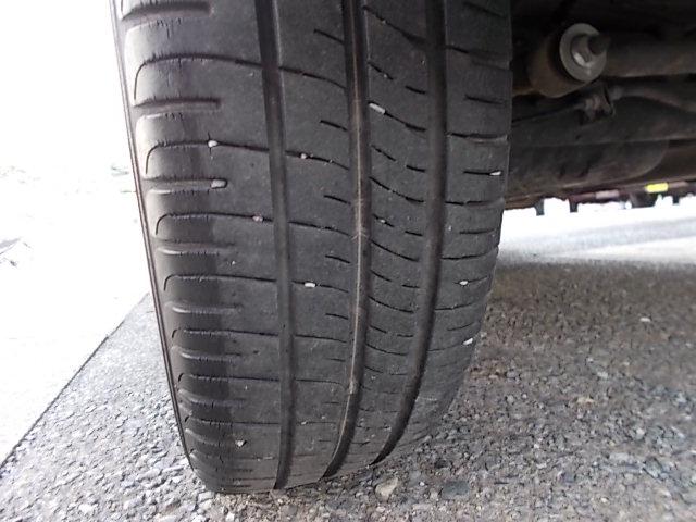 ワゴンＲ ２０周年記念車　ＣＶＴ　レーダーブレーキサポート　ＨＩＤ　アイドリングストップ　社外メモリーナビＴＶ　ＤＶＤ　ＣＤ　リアスピーカー　オートライト　オートエアコン　シートヒーター　純正１５インチＡＷ　走行５１０００キロ（18枚目）