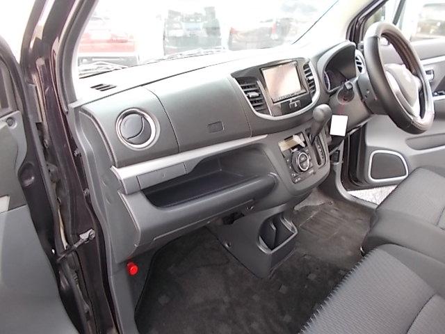 ワゴンＲ ２０周年記念車　ＣＶＴ　レーダーブレーキサポート　ＨＩＤ　アイドリングストップ　社外メモリーナビＴＶ　ＤＶＤ　ＣＤ　リアスピーカー　オートライト　オートエアコン　シートヒーター　純正１５インチＡＷ　走行５１０００キロ（21枚目）