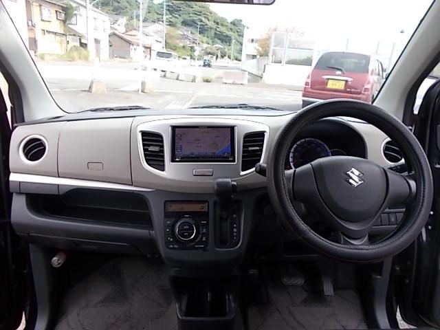 ワゴンＲ ＦＸリミテッド　ＣＶＴ　アイドリングストップ　社外ＬＥＤヘッドライト　メモリーナビフルセグＴＶ　ＤＶＤ　ＣＤ　バックカメラ　ＥＴＣ　プッシュスタート　スマートキー　オートエアコン　リアスピーカー　純正アルミホイール（19枚目）