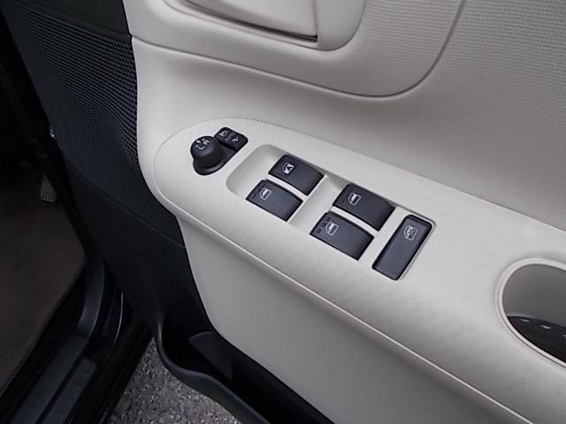 ムーヴキャンバス Ｘリミテッド　ＳＡＩＩＩ　オリジナルカラー　ＣＶＴ　Ａストップ　両側パワースライドドア　レザー調シートカバー　ディスプレイオーディオ　ＤＶＤ　ＣＤ　バックカメラ　リアスピーカー　プッシュスタート　タイヤ新品　走行４２０００キロ（22枚目）