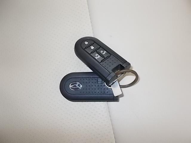 ムーヴキャンバス Ｘリミテッド　ＳＡＩＩＩ　オリジナルカラー　ＣＶＴ　Ａストップ　両側パワースライドドア　レザー調シートカバー　ディスプレイオーディオ　ＤＶＤ　ＣＤ　バックカメラ　リアスピーカー　プッシュスタート　タイヤ新品　走行４２０００キロ（24枚目）