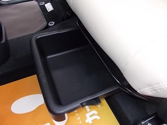 ムーヴキャンバス Ｘリミテッド　ＳＡＩＩＩ　オリジナルカラー　ＣＶＴ　Ａストップ　両側パワースライドドア　レザー調シートカバー　ディスプレイオーディオ　ＤＶＤ　ＣＤ　バックカメラ　リアスピーカー　プッシュスタート　タイヤ新品　走行４２０００キロ（33枚目）