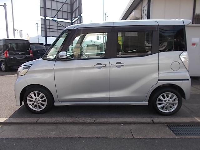 デイズルークス ハイウェイスター　Ｓ　ＣＶＴ　アイドリングストップ　メモリーナビＴＶ　ＣＤ　ＥＴＣ　両側スライドドア　ＨＩＤ　フォグランプ　プッシュスタート　スマートキー　オートＡＣ　電格ミラー　Ｔチェーン　ＡＢＳ　Ｗエアバッグ　純正ＡＷ（5枚目）