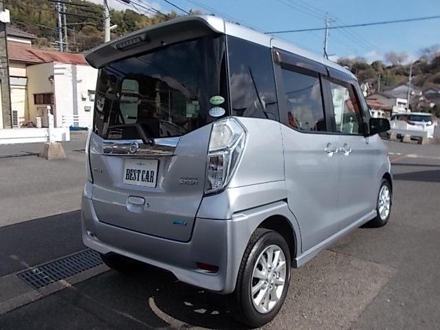 デイズルークス ハイウェイスター　Ｓ　ＣＶＴ　アイドリングストップ　メモリーナビＴＶ　ＣＤ　ＥＴＣ　両側スライドドア　ＨＩＤ　フォグランプ　プッシュスタート　スマートキー　オートＡＣ　電格ミラー　Ｔチェーン　ＡＢＳ　Ｗエアバッグ　純正ＡＷ（6枚目）