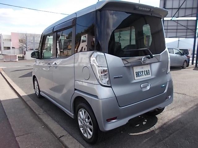 デイズルークス ハイウェイスター　Ｓ　ＣＶＴ　アイドリングストップ　メモリーナビＴＶ　ＣＤ　ＥＴＣ　両側スライドドア　ＨＩＤ　フォグランプ　プッシュスタート　スマートキー　オートＡＣ　電格ミラー　Ｔチェーン　ＡＢＳ　Ｗエアバッグ　純正ＡＷ（8枚目）