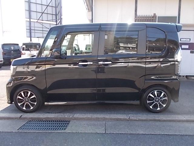 �p���[�X���C�h�h�A