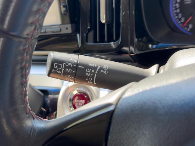 Ｎ－ＷＧＮ 　運転席・助手席エアバックエアバック　ＡＢＳ　ＥＳＣ　キーレス　スマートキー　盗難防止システム　衝突安全ボディ　衝突被害軽減システム　アイドリングストップ　ＨＩＤ　ベンチシート（13枚目）
