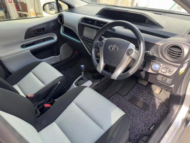 アクア Ｓ　運転席・助手席エアバック　ＡＢＳ　ＥＳＣ　衝突安全ボディ　キーレスエントリー　アイドリングストップ（3枚目）