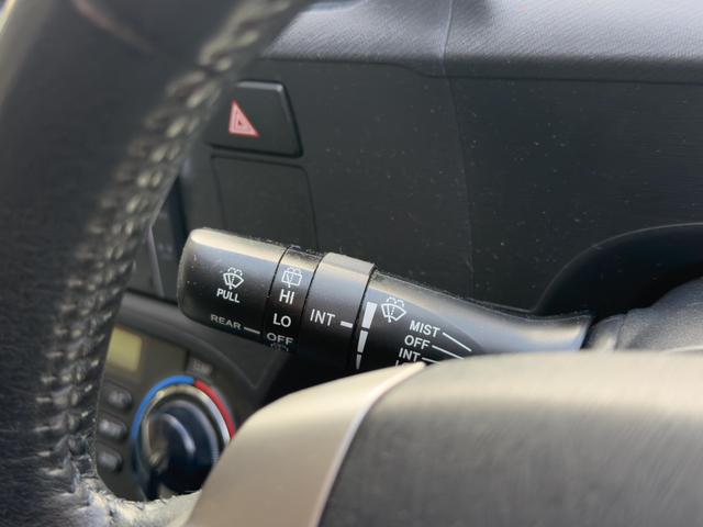 アクア Ｓ　運転席・助手席エアバック　ＡＢＳ　ＥＳＣ　衝突安全ボディ　キーレスエントリー　アイドリングストップ（12枚目）