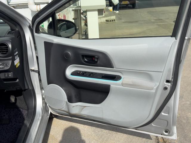 アクア Ｓ　運転席・助手席エアバック　ＡＢＳ　ＥＳＣ　衝突安全ボディ　キーレスエントリー　アイドリングストップ（19枚目）