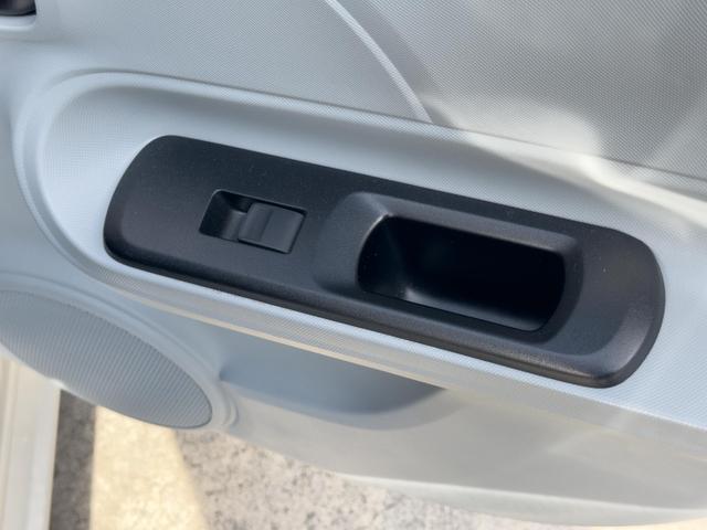 アクア Ｓ　運転席・助手席エアバック　ＡＢＳ　ＥＳＣ　衝突安全ボディ　キーレスエントリー　アイドリングストップ（26枚目）