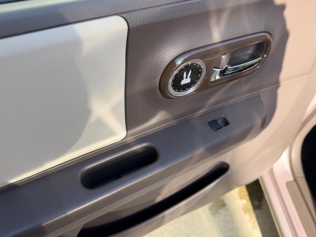 アルトラパンショコラ Ｘ　運転席・助手席エアバック　ＡＢＳ　盗難防止システム　衝突安全ボディ　キーレスエントリー　スマートキー　アイドリングストップ　ＨＩＤ　ベンチシート　フルフラット　ＣＤ（23枚目）