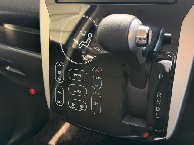 デイズ ハイウェイスター　Ｇ　運転席・助手席エアバックエアバック　ＡＢＳ　盗難防止システム　衝突安全ボディ　キーレス　スマートキー　アイドリングストップ　ＨＩＤ　ベンチシート　バックカメラ　全周囲カメラ（9枚目）