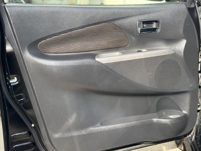 デイズ ハイウェイスター　Ｇ　運転席・助手席エアバックエアバック　ＡＢＳ　盗難防止システム　衝突安全ボディ　キーレス　スマートキー　アイドリングストップ　ＨＩＤ　ベンチシート　バックカメラ　全周囲カメラ（21枚目）