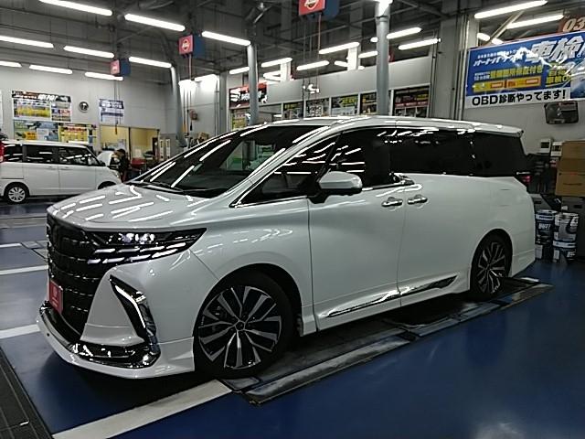 アルファード Ｚ　ワンオーナー　サンルーフ　革シート　両側電動スライド　キーレス　フルセグ　ナビ＆ＴＶ　２０アルミホイール　乗車定員７人　エアバッグ　電動シート　オートマ　フル装備　助手席エアバッグ　ＥＴＣ（6枚目）