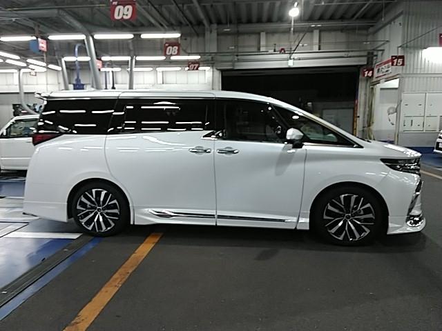 アルファード Ｚ　ワンオーナー　サンルーフ　革シート　両側電動スライド　キーレス　フルセグ　ナビ＆ＴＶ　２０アルミホイール　乗車定員７人　エアバッグ　電動シート　オートマ　フル装備　助手席エアバッグ　ＥＴＣ（17枚目）