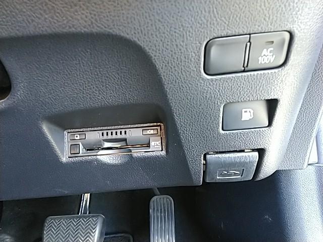 プリウス Aプレミアム 革シート キーレス フルセグ ナビ&TV 18アルミホイール エアバッグ 電動シート オートマ ディーラー車 フル装備 ETC バックカメラ スマートキー シートヒーター(24枚目)