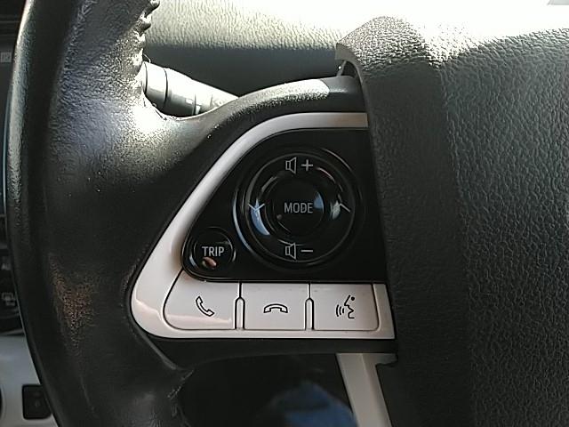 プリウス Aプレミアム 革シート キーレス フルセグ ナビ&TV 18アルミホイール エアバッグ 電動シート オートマ ディーラー車 フル装備 ETC バックカメラ スマートキー シートヒーター(26枚目)