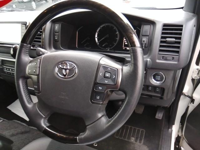 ハイエースバン スーパーＧＬ　ダークプライムＩＩ　ワンオーナー　両側電動スライド　キーレス　フルセグ　ナビ＆ＴＶ　エアバッグ　オートマ　ディーラー車　フル装備　衝突被害軽減システム　ＥＴＣ　バックカメラ　スマートキー（8枚目）