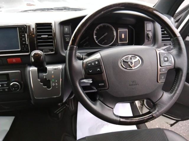 ハイエースバン スーパーＧＬ　ダークプライムＩＩ　ワンオーナー　両側電動スライド　キーレス　フルセグ　ナビ＆ＴＶ　エアバッグ　オートマ　ディーラー車　フル装備　衝突被害軽減システム　ＥＴＣ　バックカメラ　スマートキー（9枚目）