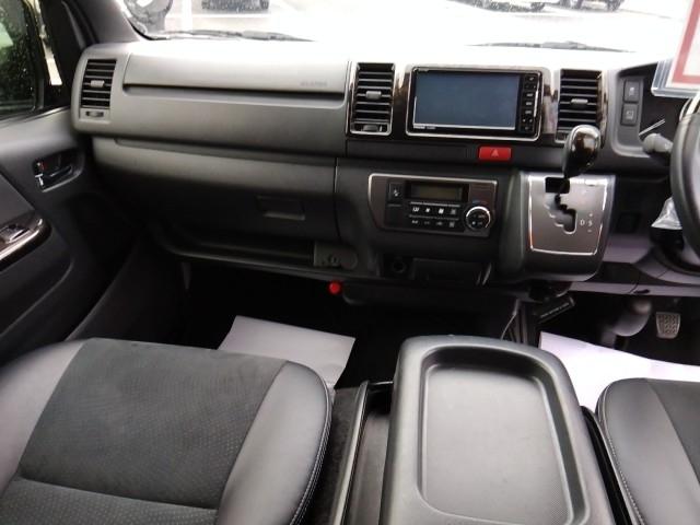 ハイエースバン スーパーＧＬ　ダークプライムＩＩ　ワンオーナー　両側電動スライド　キーレス　フルセグ　ナビ＆ＴＶ　エアバッグ　オートマ　ディーラー車　フル装備　衝突被害軽減システム　ＥＴＣ　バックカメラ　スマートキー（10枚目）