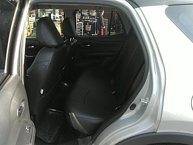 ロッキー プレミアムＧ　ＨＥＶ　ワンオーナー　キーレス　フルセグ　ナビ＆ＴＶ　１７アルミホイール　エアバッグ　オートマ　ディーラー車　フル装備　衝突被害軽減システム　ＥＴＣ　バックカメラ　スマートキー　シートヒーター（13枚目）