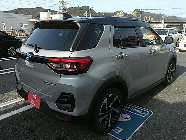 ロッキー プレミアムＧ　ＨＥＶ　ワンオーナー　キーレス　フルセグ　ナビ＆ＴＶ　１７アルミホイール　エアバッグ　オートマ　ディーラー車　フル装備　衝突被害軽減システム　ＥＴＣ　バックカメラ　スマートキー　シートヒーター（19枚目）