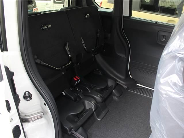 Ｎ－ＢＯＸカスタム ベースグレード　届出済み未使用車　衝突被害軽減ブレーキ　スマートキー　アイドリングストップ　障害物センサー　レーンキープアシスト　オートマチックハイビーム　シートヒーター　両側スライド片側電動スライドドア　盗難防止（12枚目）