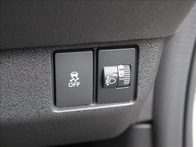 Ｎ－ＢＯＸカスタム ベースグレード　届出済み未使用車　衝突被害軽減ブレーキ　スマートキー　アイドリングストップ　障害物センサー　レーンキープアシスト　オートマチックハイビーム　シートヒーター　両側スライド片側電動スライドドア　盗難防止（37枚目）