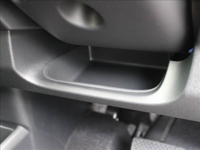 Ｎ－ＢＯＸカスタム ベースグレード　届出済み未使用車　衝突被害軽減ブレーキ　スマートキー　アイドリングストップ　障害物センサー　レーンキープアシスト　オートマチックハイビーム　シートヒーター　両側スライド片側電動スライドドア　盗難防止（41枚目）