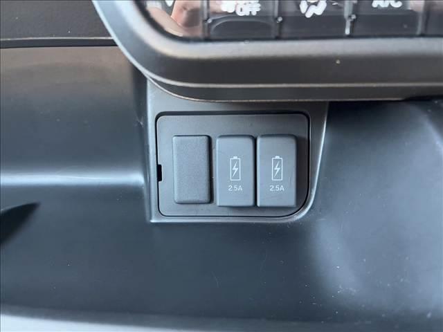 Ｎ－ＢＯＸカスタム Ｌ　スタイル＋ブラック　Ｈｏｎｄａ　ＳＥＮＳＩＮＧ　ナビ・バックカメラ　スマートキー　両側電動スライドドア　アイドリングストップ　ＥＴＣ　ＥＣＳ　クリアランスソナー　ドライブレコーダー　ＬＥＤヘッドライト（28枚目）