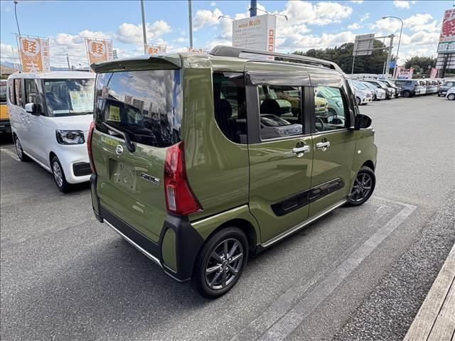 タント ファンクロス　両側電動スライドドア　スマートキー　衝突被害軽減ブレーキ　ＥＣＳ　アイドリングストップ　クリアランスソナー　シートヒーター　ＣＤプレーヤー　ＬＥＤヘッドライト（6枚目）