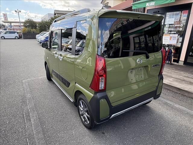 タント ファンクロス　両側電動スライドドア　スマートキー　衝突被害軽減ブレーキ　ＥＣＳ　アイドリングストップ　クリアランスソナー　シートヒーター　ＣＤプレーヤー　ＬＥＤヘッドライト（8枚目）