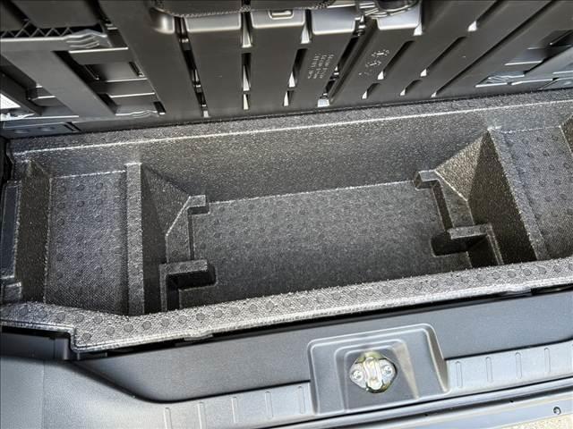 タント ファンクロス　両側電動スライドドア　スマートキー　衝突被害軽減ブレーキ　ＥＣＳ　アイドリングストップ　クリアランスソナー　シートヒーター　ＣＤプレーヤー　ＬＥＤヘッドライト（12枚目）