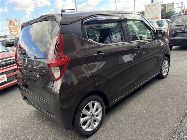 デイズ Ｘ　衝突被害軽減ブレーキ　バックカメラ　スマートキー　クリアランスソナー　アイドリングストップ　ドライブレコーダー　ＣＤプレーヤー（8枚目）