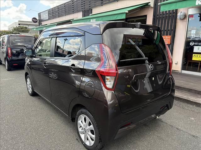 デイズ Ｘ　衝突被害軽減ブレーキ　バックカメラ　スマートキー　クリアランスソナー　アイドリングストップ　ドライブレコーダー　ＣＤプレーヤー（10枚目）