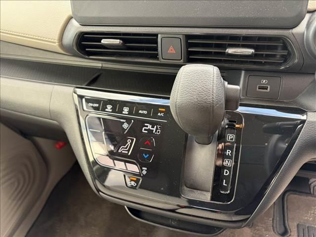 デイズ Ｘ　衝突被害軽減ブレーキ　バックカメラ　スマートキー　クリアランスソナー　アイドリングストップ　ドライブレコーダー　ＣＤプレーヤー（15枚目）